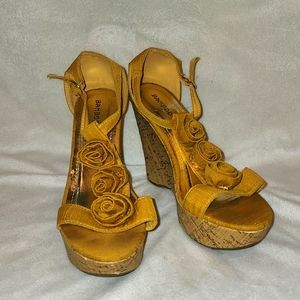 Bamboo 7.5 Mustard Yellow Flower Bud Paltform Wedges